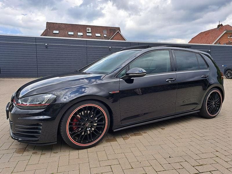 Schwarz Gebraucht 2014 VW Golf VII GTI Limousine | 13.000 € (Superpreis) - Bild 1/4
