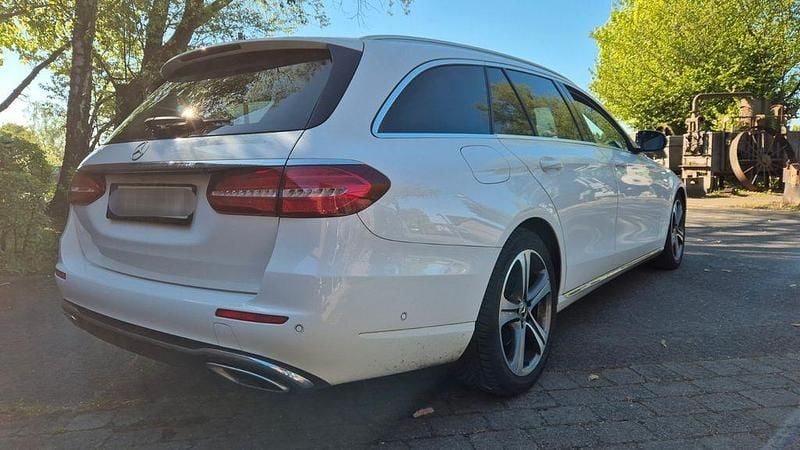 Second-hand Mercedes E200 184 CP (135 kW) 2017 Alb Berlinǎ