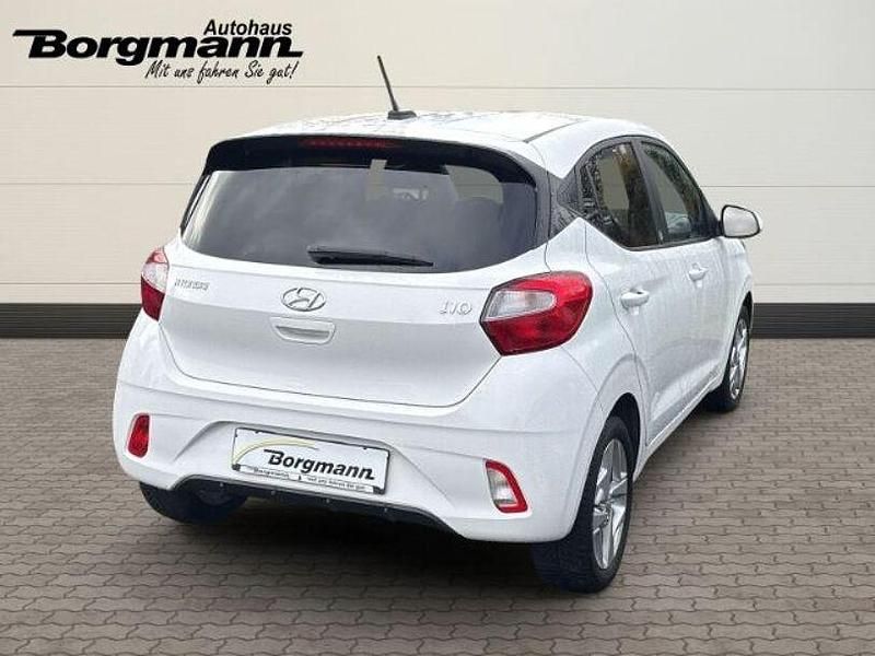 Gebraucht Hyundai i10 Edition 67 PS (49 kW) 2022 Weiss Kleinwagen