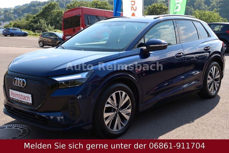 Blau Gebraucht 2022 Audi Q4 e-tron Sport SUV | 33.890 € (Superpreis) - Bild 1/4