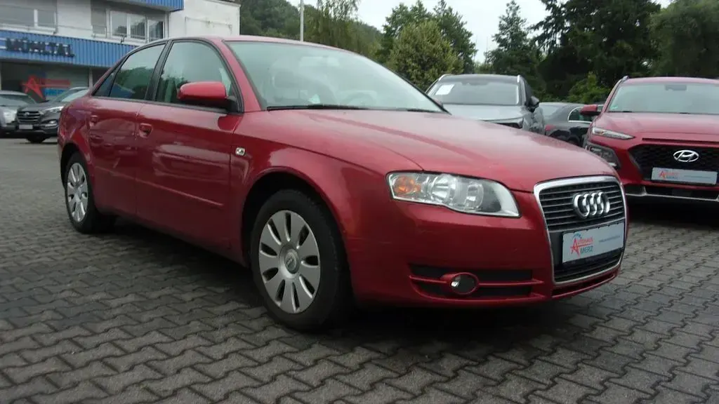 Gebraucht Audi A4 131 PS (96 kW) 2006 Rot Limousine