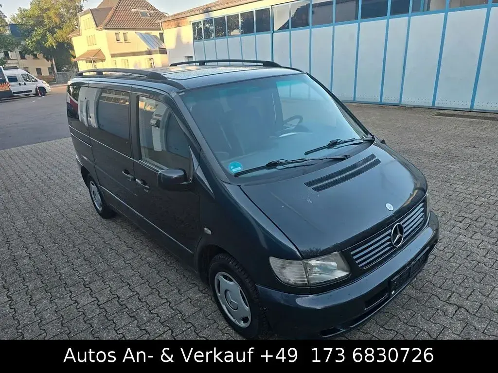 Gebraucht Mercedes V220 122 PS (89 kW) 2001 Schwarz Van / Kleinbus