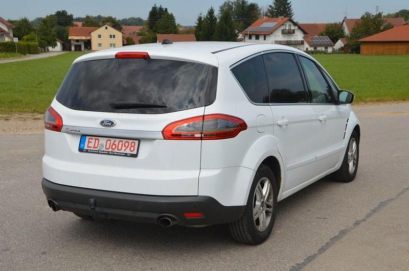 Gebraucht Ford S-MAX Titanium 203 PS (149 kW) 2011 Weiß Van / Kleinbus