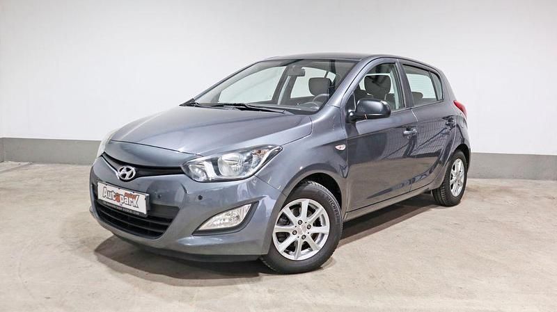 Gebraucht Hyundai i20 Classic 86 PS (63 kW) 2014 Grau Kleinwagen