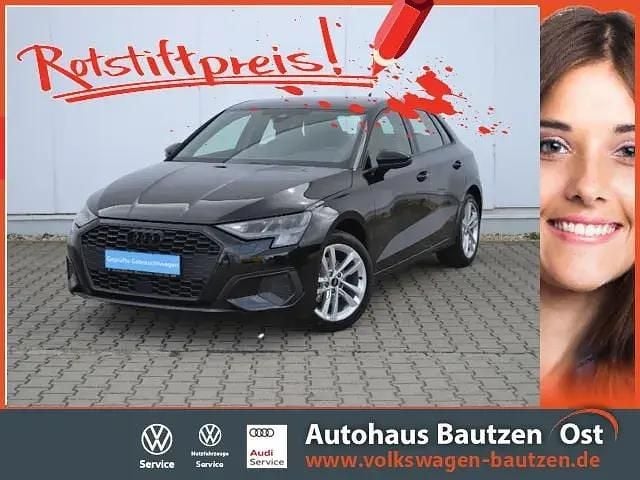 Schwarz (brilliantschwarz) Gebraucht 2024 Audi A3 Limousine | 33.860 € (Guter Preis) - Bild 1/4