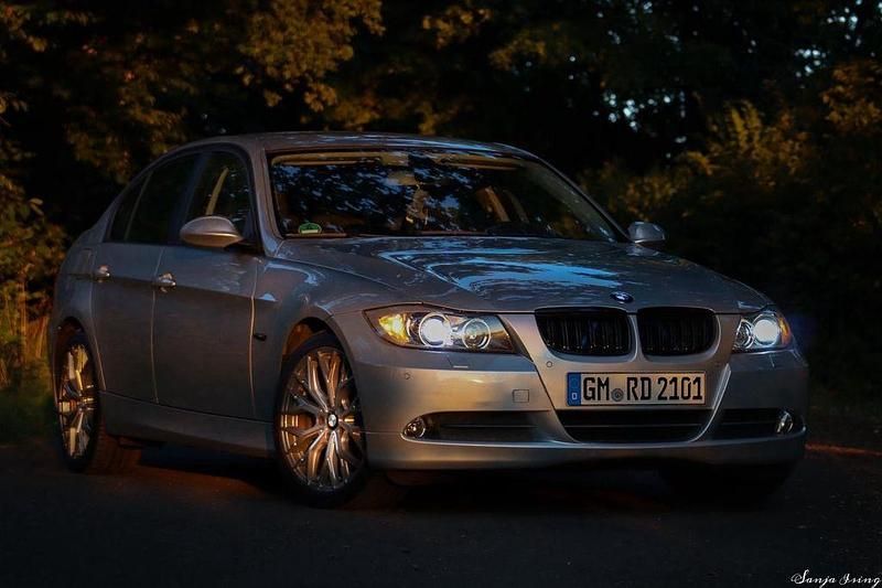 Silber Gebraucht 2007 BMW 320 Sport Line Limousine | 7.000 € (Fairer Preis) - Bild 1/4