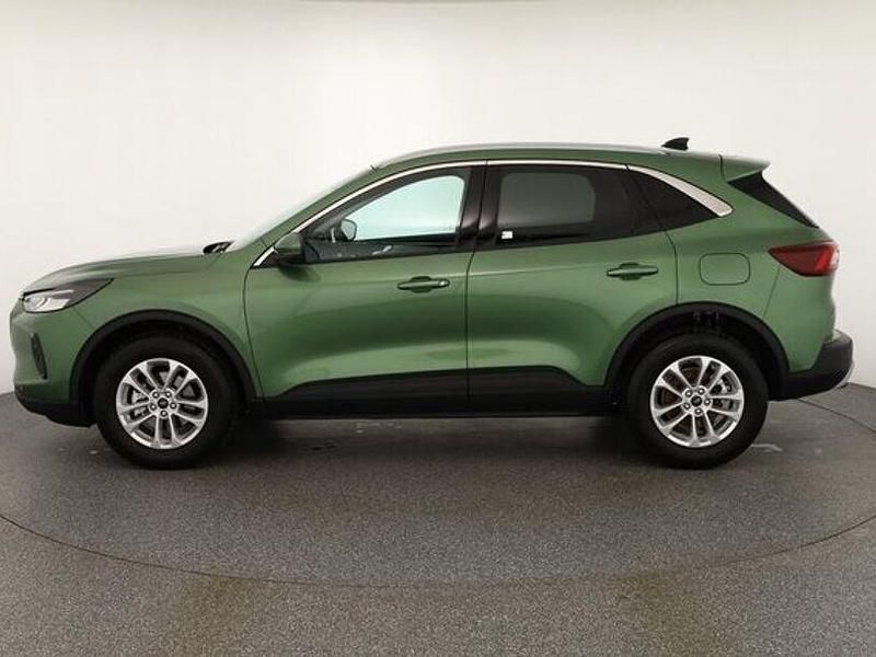 Neu Ford Kuga Titanium 186 PS (136 kW) 2025 Grün SUV