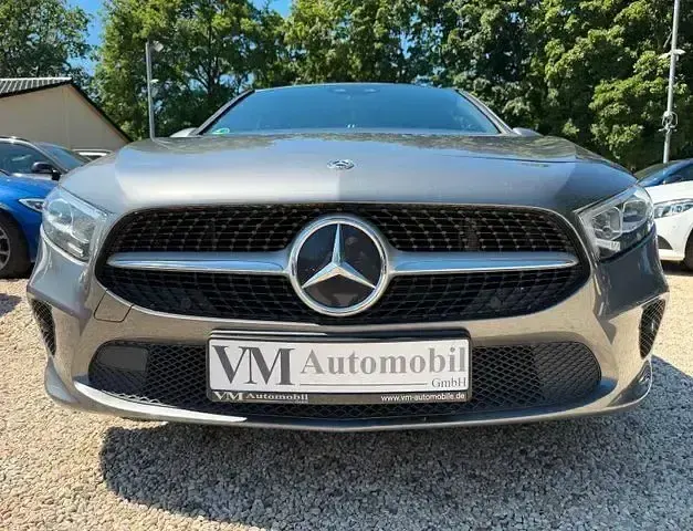 Gebraucht Mercedes A250 224 PS (164 kW) 2018 Grau Limousine