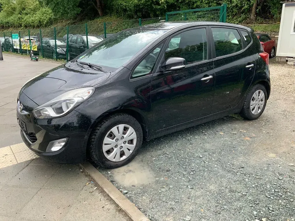 Gebraucht Hyundai ix20 116 PS (85 kW) 2012 Schwarz Kleinwagen