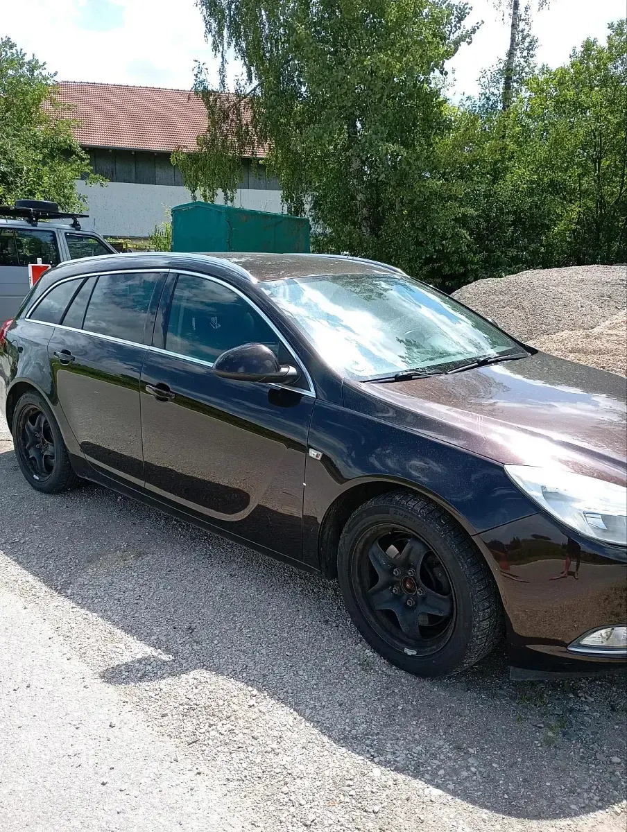 Gebraucht Opel Insignia 131 PS (96 kW) 2011 Braun Kombi