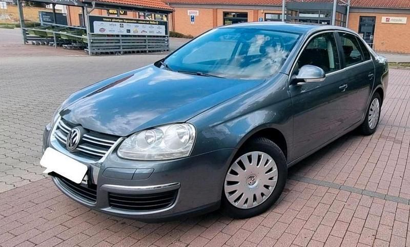 Grau Gebraucht 2007 VW Jetta Limousine | 4.800 € (Fairer Preis) - Bild 1/4