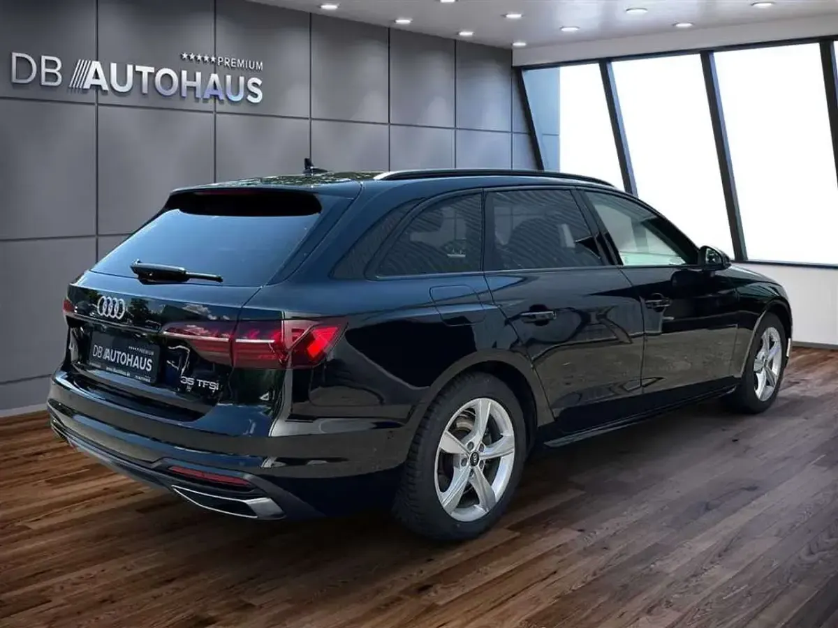 Gebraucht Audi A4 Advanced Plus 150 PS (110 kW) 2025 Schwarz Limousine