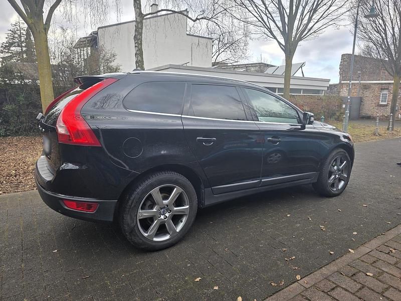 Gebraucht Volvo XC60 120 PS (88 kW) 2012 Schwarz SUV