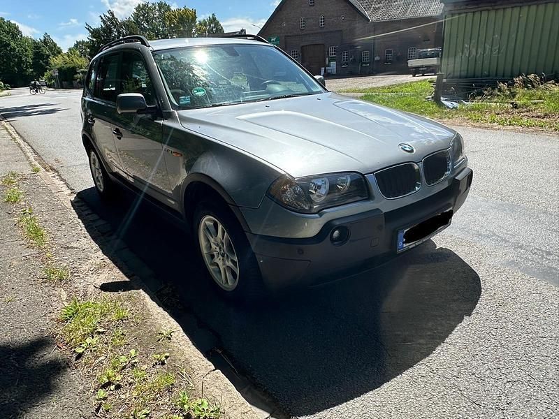 Grau Gebraucht 2005 BMW 125 Kleinwagen | 7.490 € - Bild 1/4