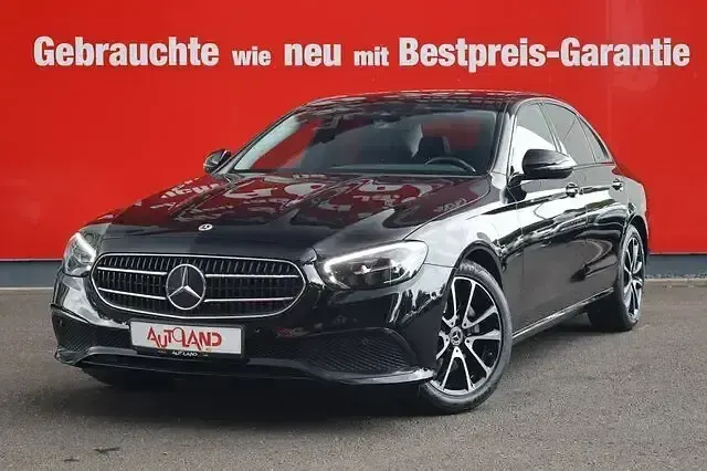 Gebraucht Mercedes E200 Avantgarde 211 PS (155 kW) 2022 Schwarz Limousine
