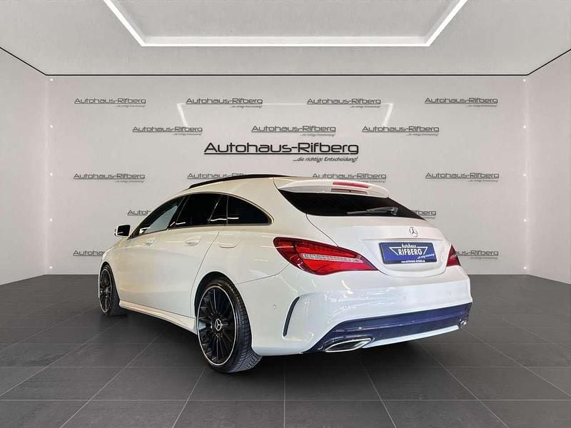 Gebraucht Mercedes CLA180 AMG line 122 PS (89 kW) 2016 Calcitweiss  unilack Limousine