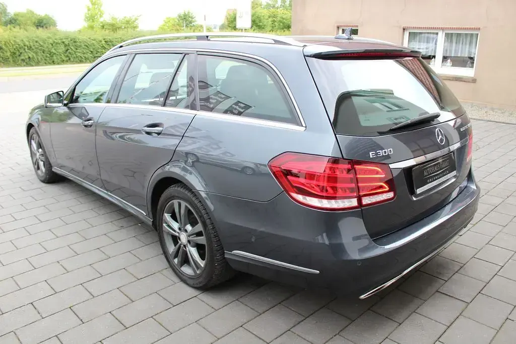 Gebraucht Mercedes E300 Avantgarde 204 PS (150 kW) 2014 Grau Kombi