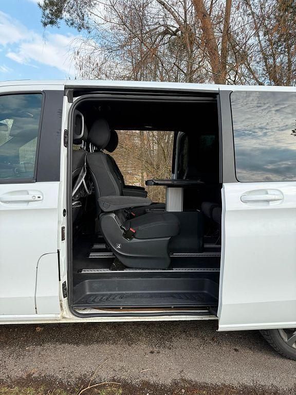 Weiß Gebraucht 2015 Mercedes V250 Edition Van / Kleinbus | 24.999 € (Guter Preis) - Bild 1/4