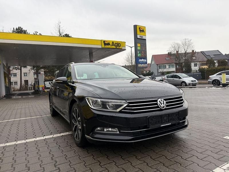 Schwarz Gebraucht 2018 VW Passat Highline Kombi | 11.500 € (Guter Preis) - Bild 1/4