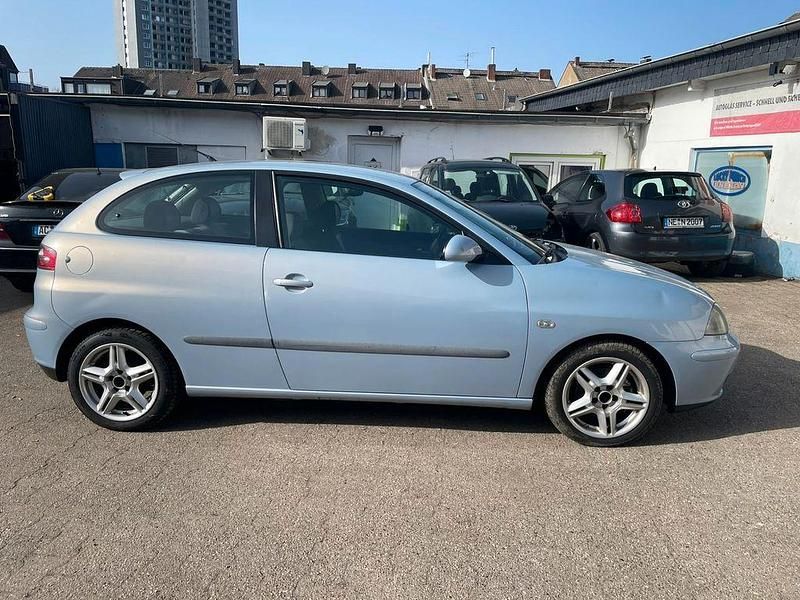 Gebraucht Seat Ibiza 101 PS (74 kW) 2002 Blau Kleinwagen