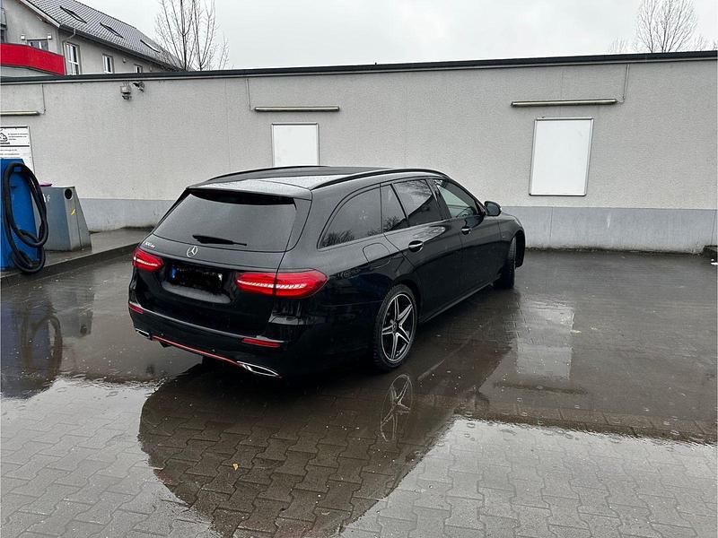Gebraucht Mercedes E300 306 PS (225 kW) 2019 Schwarz Kombi