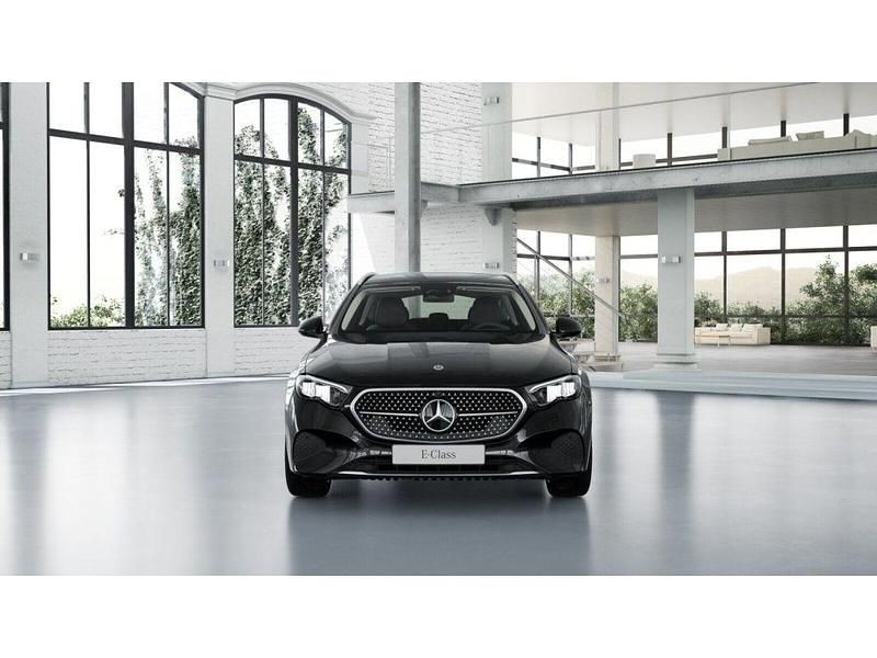Gebraucht Mercedes E300 Avantgarde 197 PS (144 kW) 2025 Schwarz Limousine