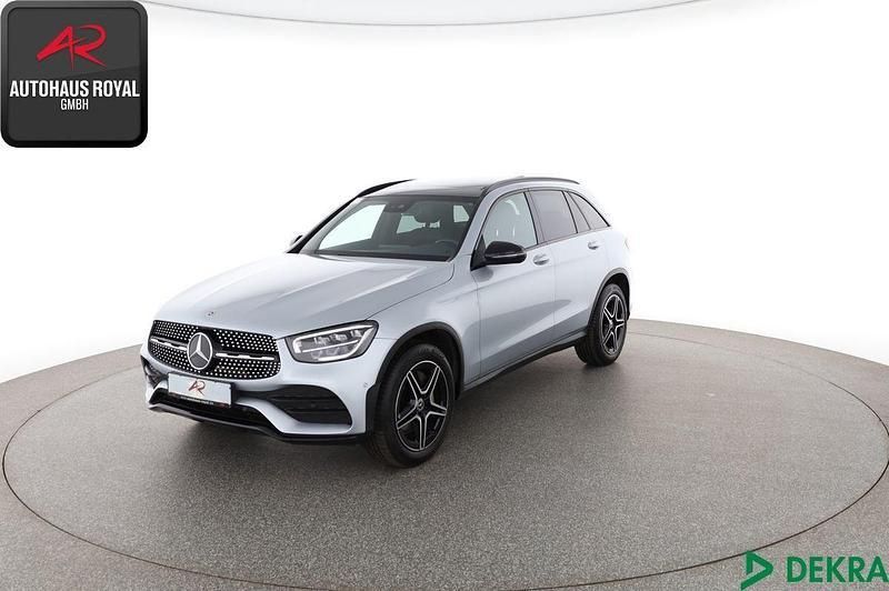 Silber (metallic) Gebraucht 2021 Mercedes GLC200 AMG SUV | 35.879 € (Superpreis) - Bild 1/4