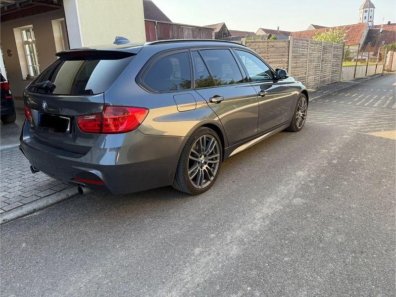 Grau Gebraucht 2013 BMW 335 Performance Kombi | 16.900 € (Guter Preis) - Bild 1/4