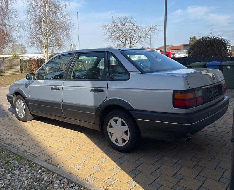 Gebraucht VW Passat GT 116 PS (85 kW) 1991 Silber Limousine