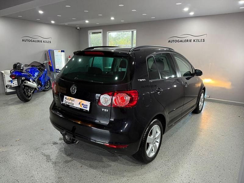 Gebraucht VW Golf VI Team 105 PS (77 kW) 2010 Schwarz Kleinwagen
