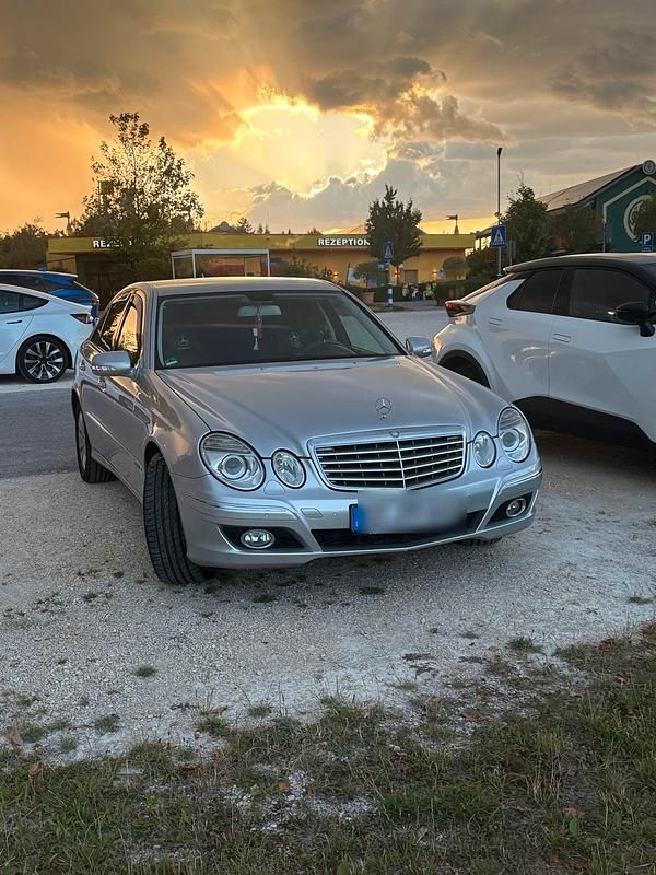 Gebraucht Mercedes E320 224 PS (164 kW) 2008 Grau Limousine