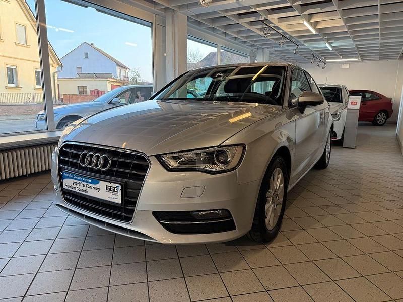 Gebraucht Audi A3 Attraction 122 PS (89 kW) 2014 Silber Kleinwagen
