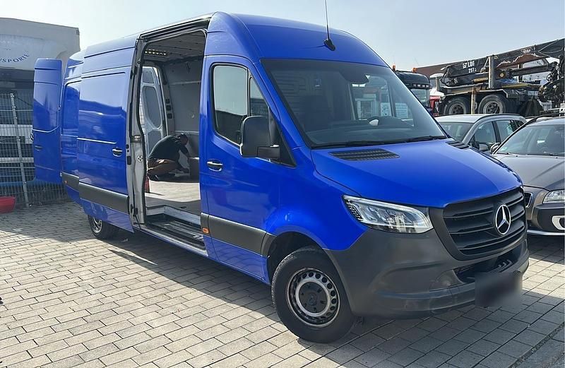 Gebraucht Mercedes Sprinter 150 PS (110 kW) 2022 Blau Van