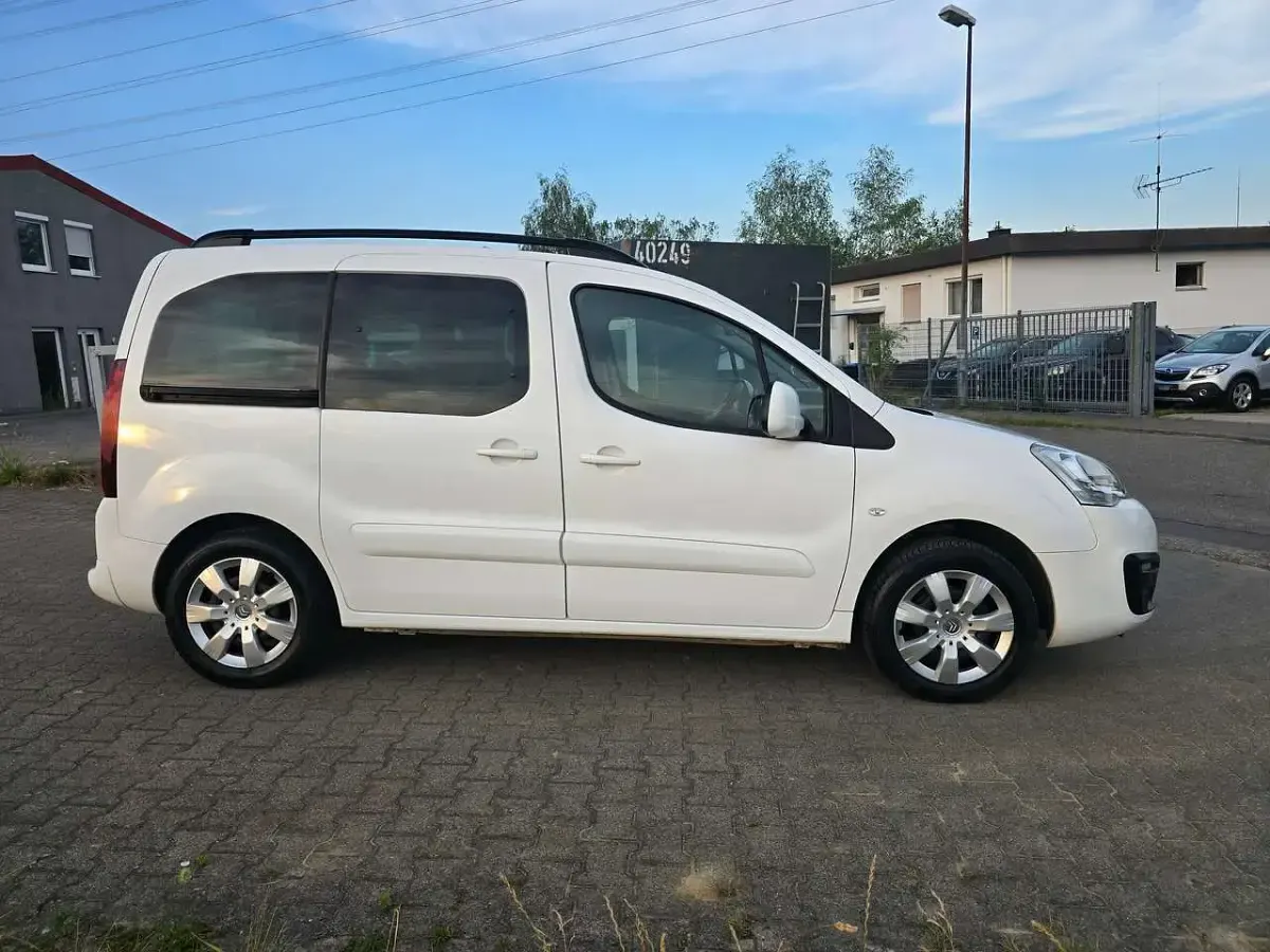 Gebraucht Citroën Berlingo Shine 110 PS (80 kW) 2012 Lack weiss banquise Van / Kleinbus