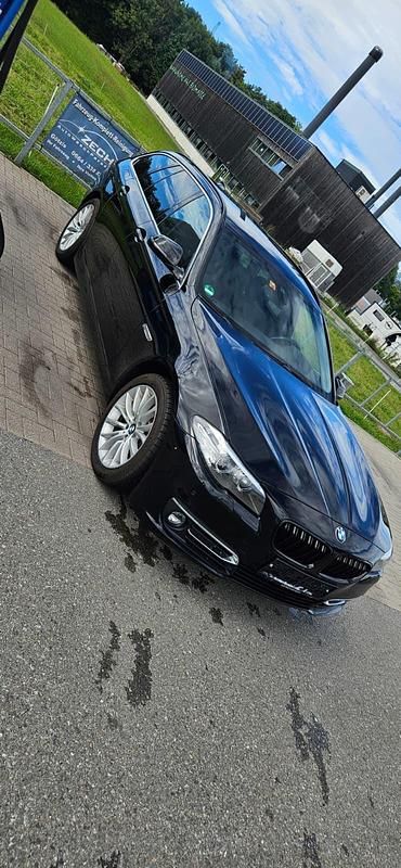 Schwarz Gebraucht 2016 BMW 520 Kombi | 16.000 € (Fairer Preis) - Bild 1/4