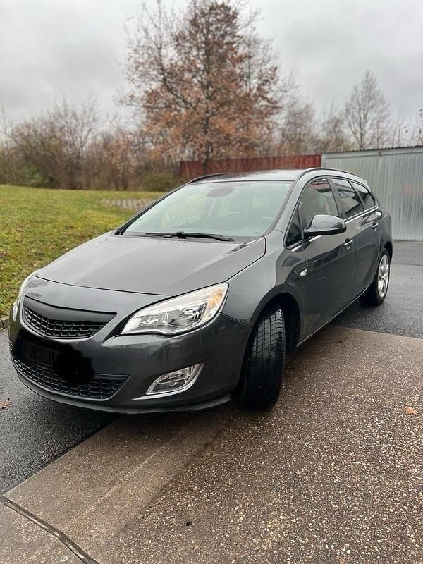 Gebraucht Opel Astra 125 PS (91 kW) 2011 Grau Kombi