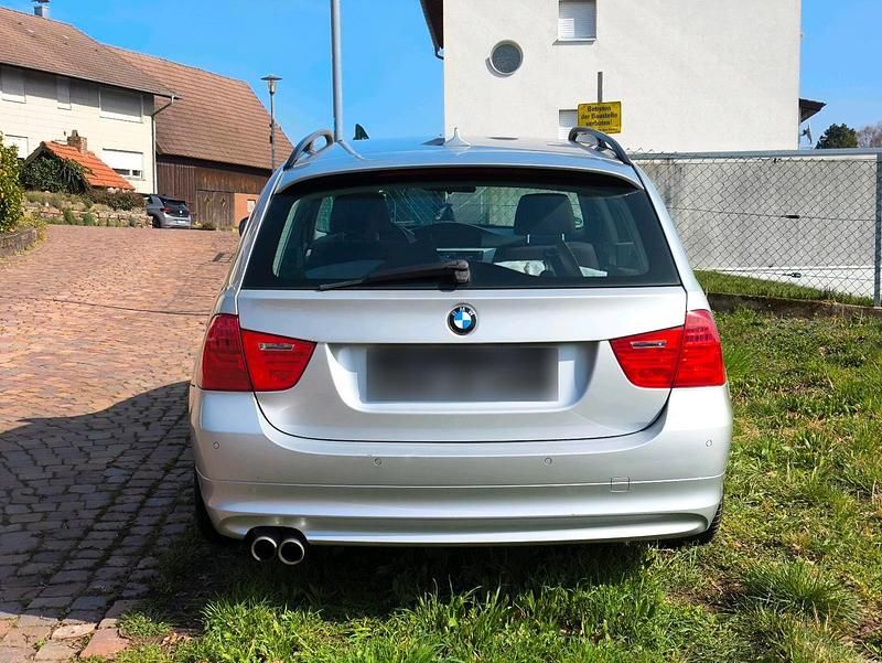 Gebraucht BMW 325 197 PS (144 kW) 2009 Silber Kombi