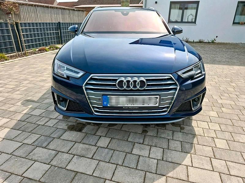 Gebraucht Audi A4 S-Line 190 PS (139 kW) 2019 Blau Kombi