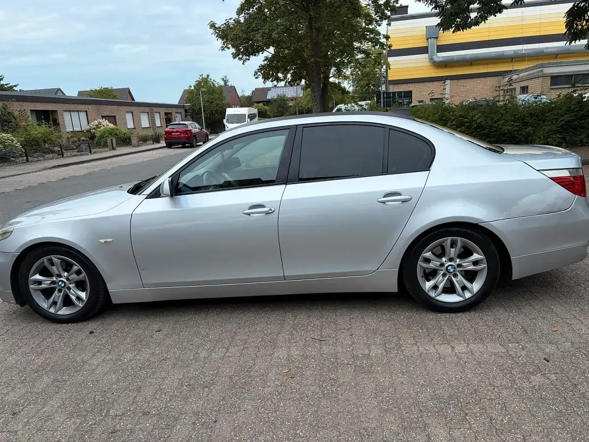 Gebraucht BMW 525 177 PS (130 kW) 2004 Silber Limousine