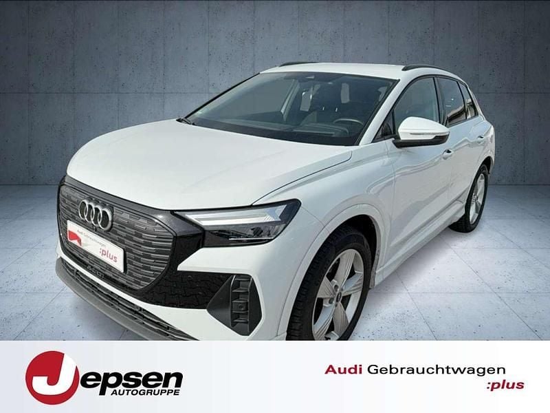 Gebraucht Audi Q4 e-tron Comfort 150 kW (204 PS) 2022 Gletscherweiß metallic SUV