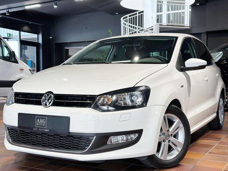 Weiß Gebraucht 2014 VW Polo Life Kleinwagen | 10.200 € (Fairer Preis) - Bild 1/4