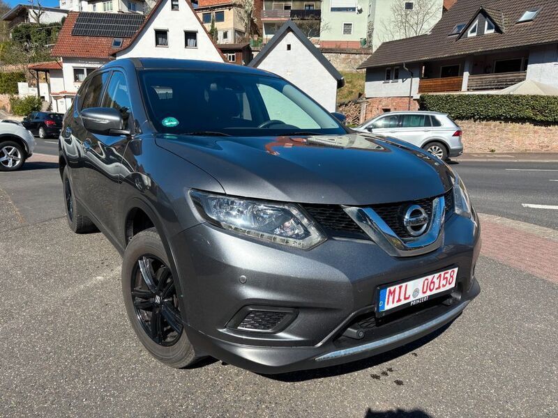 Grau Gebraucht 2017 Nissan X-Trail Visia SUV | 9.000 € (Fairer Preis) - Bild 1/4