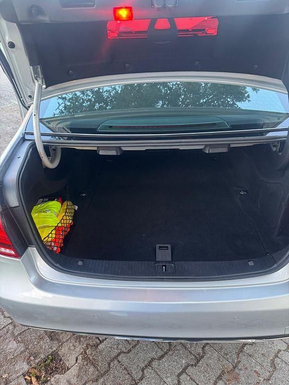 Gebraucht Mercedes E220 Edition 170 PS (125 kW) 2015 Silber Limousine