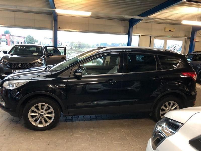 Gebraucht Ford Kuga Titanium 110 PS (80 kW) 2015 Schwarz SUV