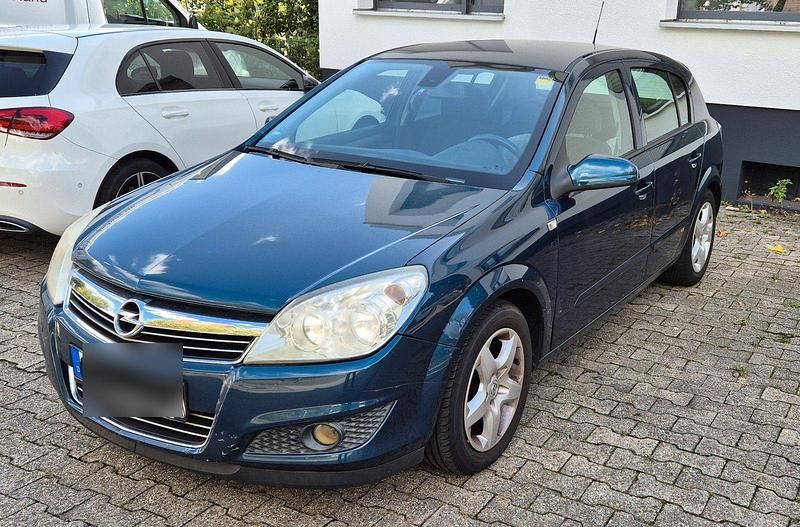 Grün Gebraucht 2007 Opel Astra Limousine | 1.150 € (Superpreis) - Bild 1/4