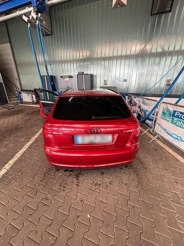 Gebraucht Audi A3 Sportback 125 PS (91 kW) 2009 Rot Kleinwagen