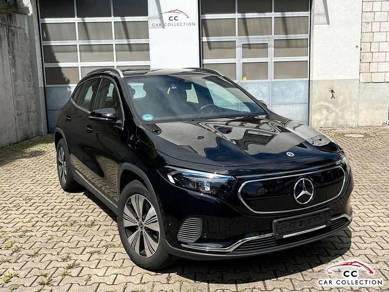Schwarz Gebraucht 2023 Mercedes EQA250 Advanced SUV | 27.888 € (Superpreis) - Bild 1/4