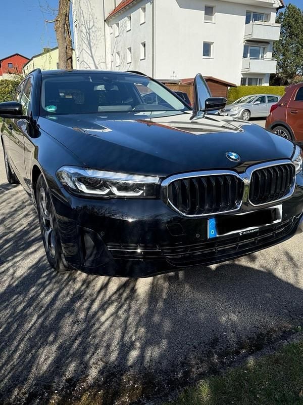 Gebraucht BMW 520 Shadowline 190 PS (139 kW) 2022 Schwarz Kombi