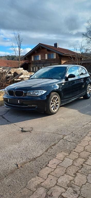 Gebraucht BMW 118 143 PS (105 kW) 2009 Schwarz Kleinwagen