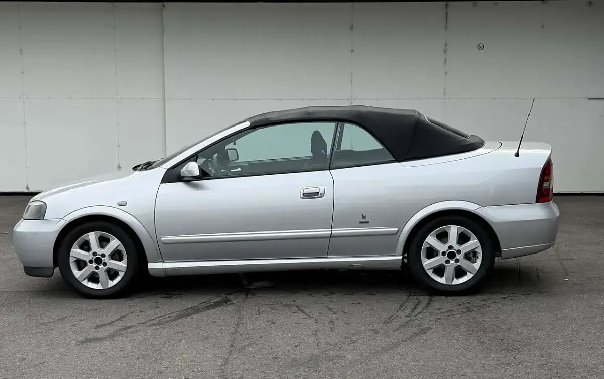 Gebraucht Opel Astra 147 PS (108 kW) 2004 Silber Cabrio